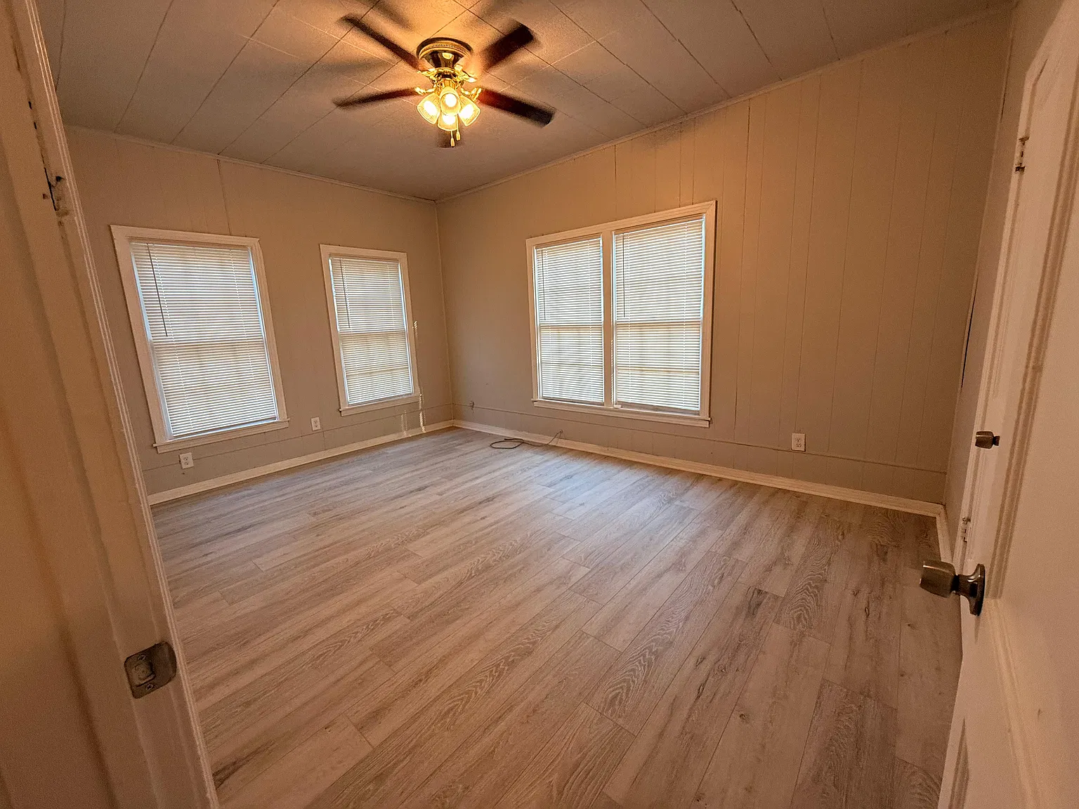 2 bed, 1128 sqft, $1,100 — Photo 4
