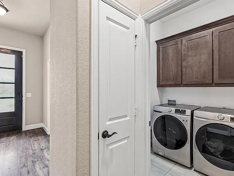 905 Sedona St — Photo 10