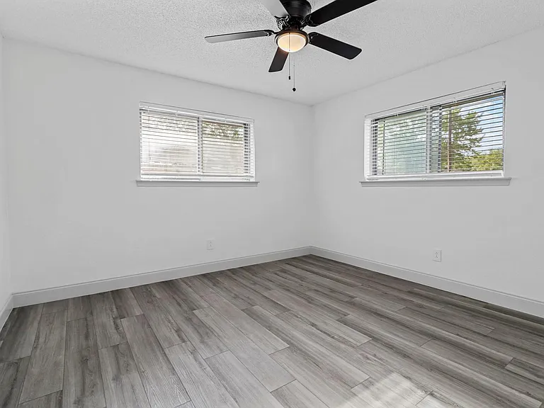 2404 Kentfield Ln — Photo 21