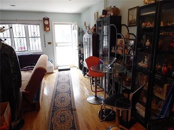 2nd image of 194 Bay 29 St #1A