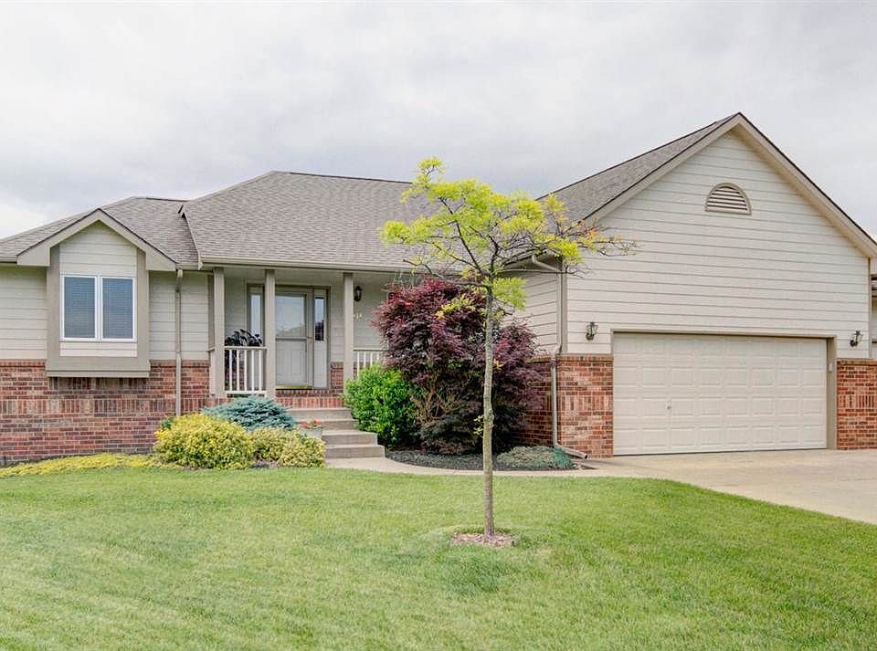 1st image of 814 N Candia Ct