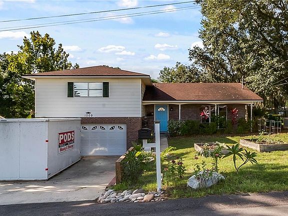 4th image of 1209 Dawn Dr