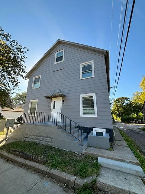 1425 S 10th St