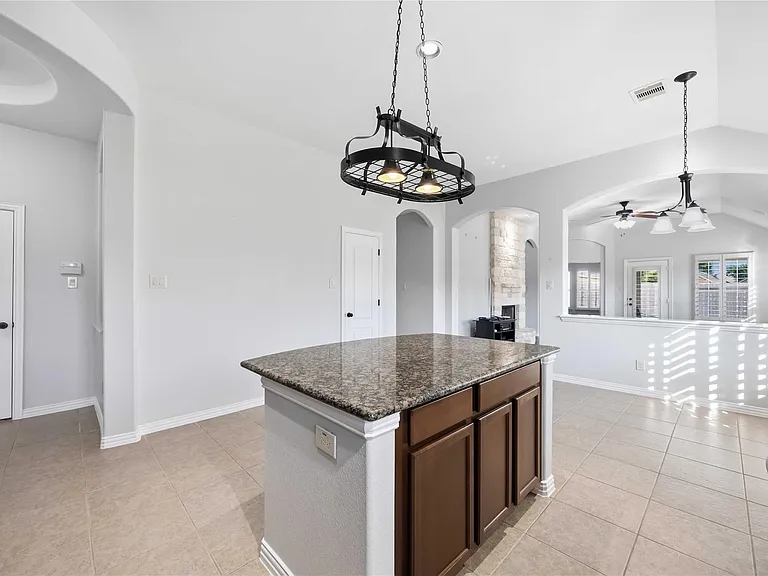 601 Dunlavy Ln — Photo 11