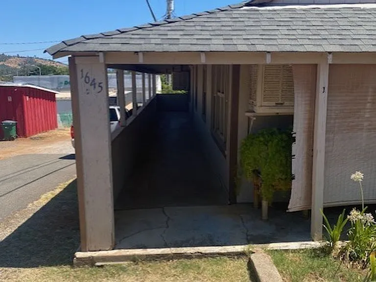 1645 Montana Ave — Photo 2