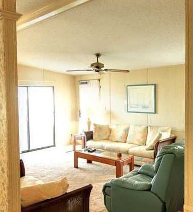3rd image of 823 Sapodilla Dr