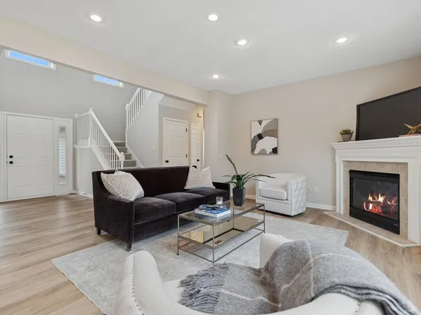 2450 Golf Dr, Woodbury, MN 55129