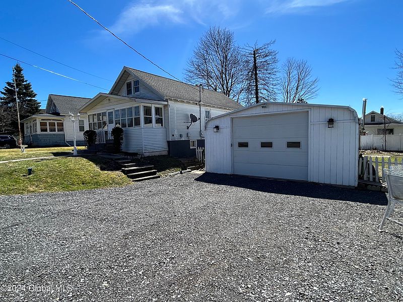 2nd image of 16 Westfall Avenue