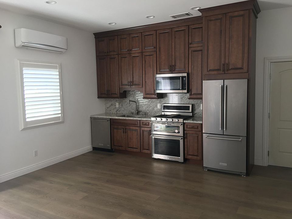 2nd image of 1446 Helmond Ln #2