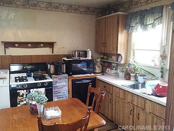 4th image of 1306 Ash St