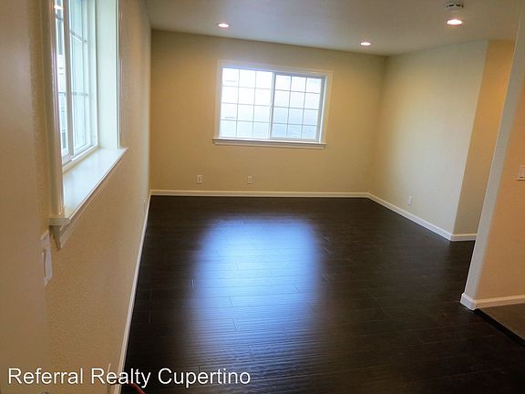 2nd image of 1674 Ontario Dr APT 2