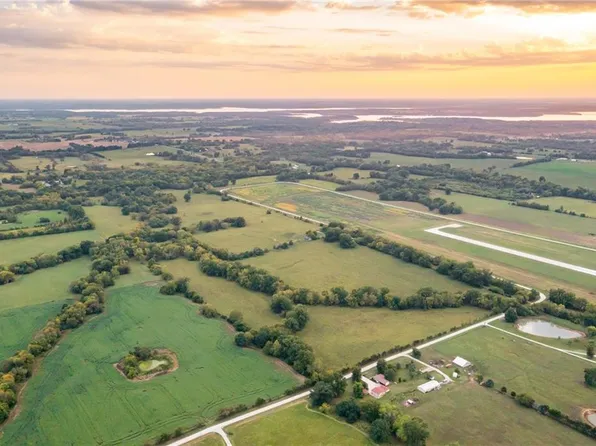 454 SE 100th Rd, Clinton, MO 64735
