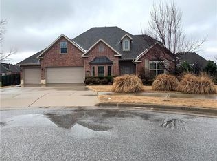 4004 SW Clearcreek Cv, Bentonville, AR 72713