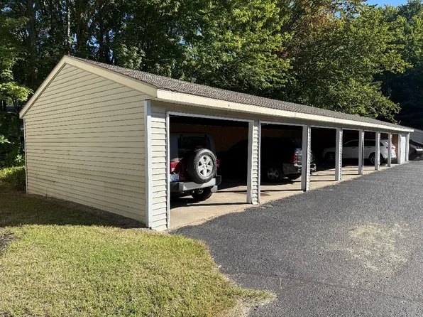 517 136th Ave #A2, Holland, MI 49424