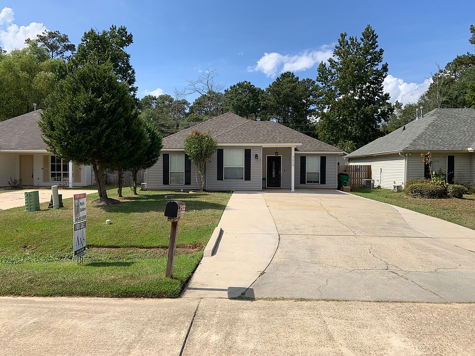 Front view of  house 