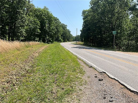 4th image of Favorsham Ln #19