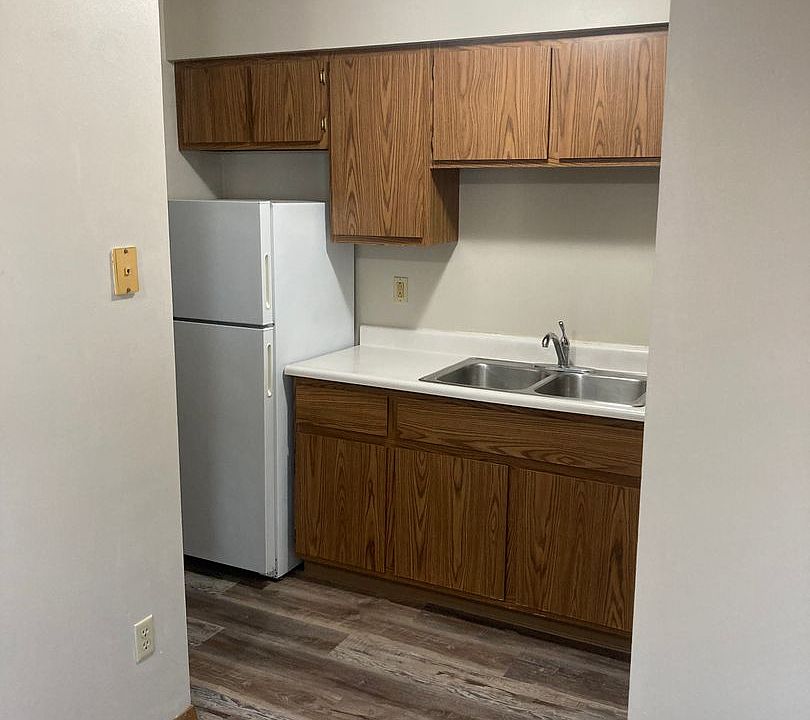 1st image of 542 E Bronson Rd APT 3