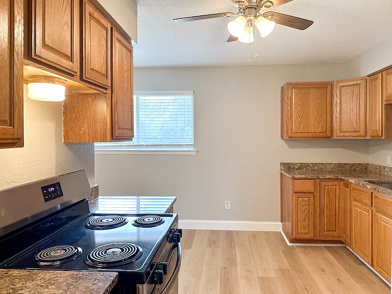 701 Tanglewood Dr — Photo 11