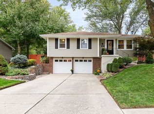 1929 SE 3rd St, Lees Summit, MO 64063