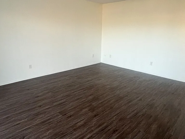 2424 S Leland St — Photo 9
