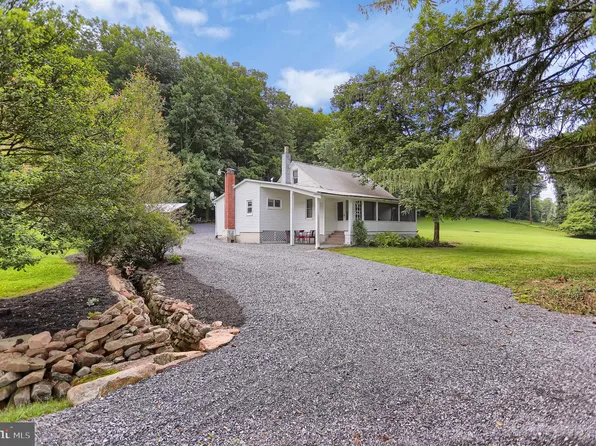 330 Black Log Rd, Orbisonia, PA 17243