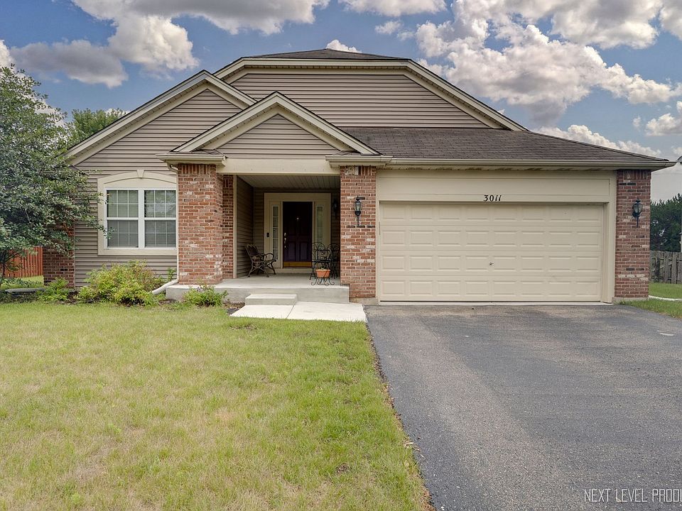 1st image of 3011 Foxmoor Dr