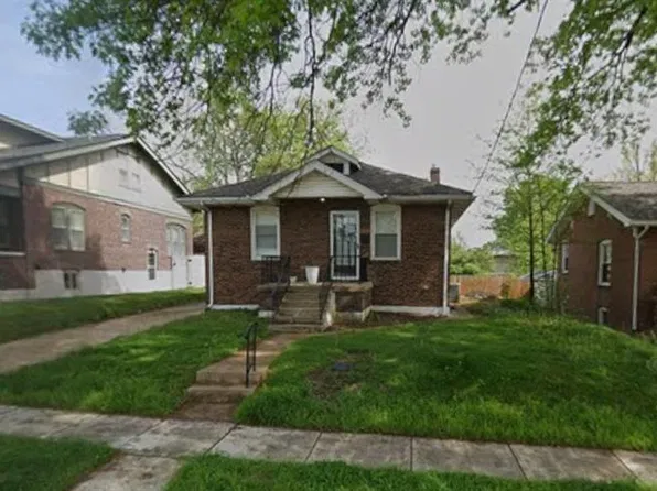 7343 Zephyr Pl, Saint Louis, MO 63143