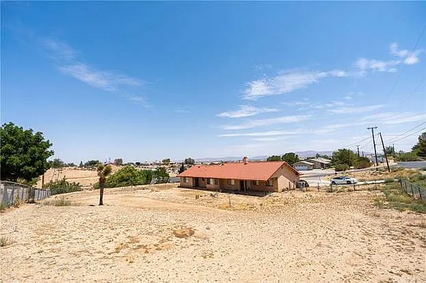 10912 Moreno Ave — Photo 38