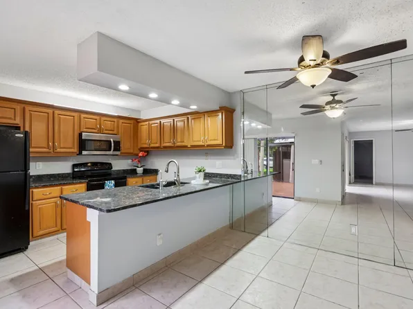 1176 SW 118th Terrace, Davie, FL 33325