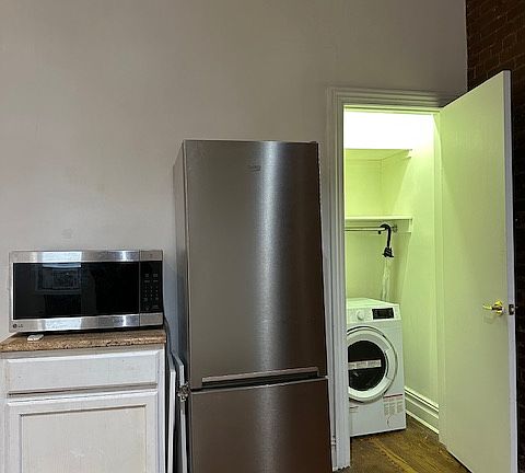 3rd image of 11 E 30th St APT 3F