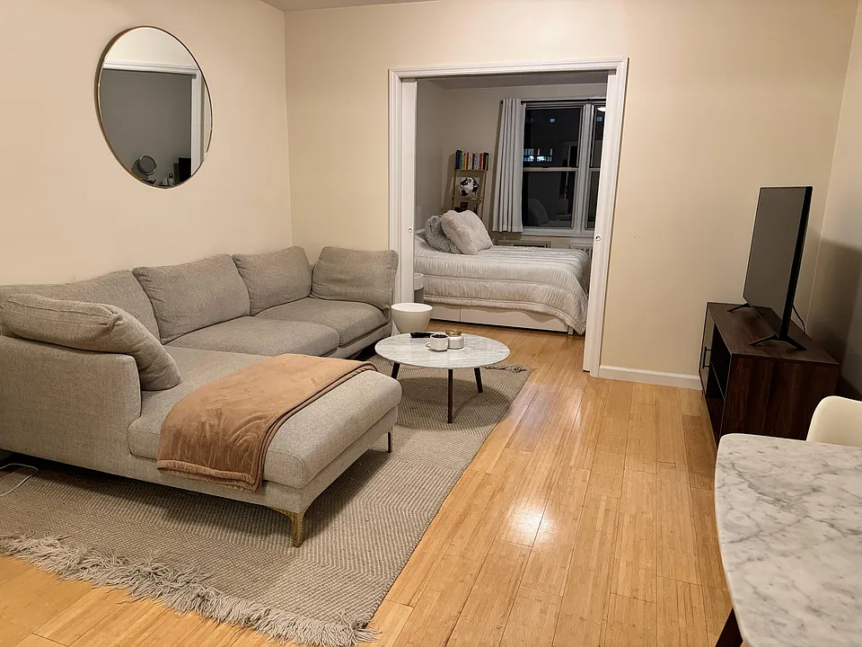 231 W 25th St #6G