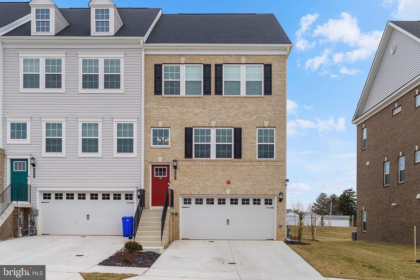 207 Birdie Ct
