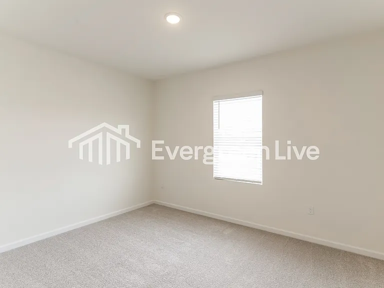 150 Snowdrop Ave — Photo 13