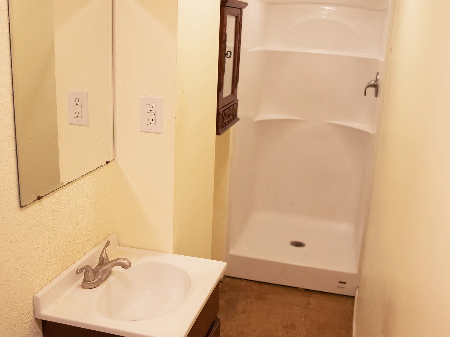 3 bed, $1,100 — Photo 4