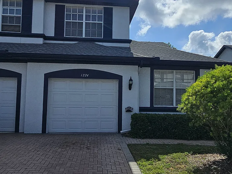 1224 Summergate Dr — Photo 1