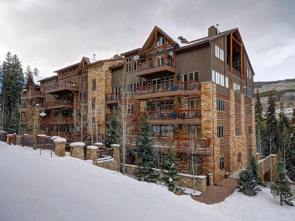 1 bed, 1000 sqft, $8,995 — Photo 2