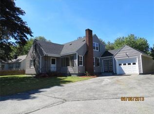 35 Chickering Rd, Lawrence, MA 01843