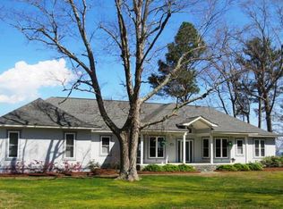 4410 Rivershore Dr, New Bern, NC 28560