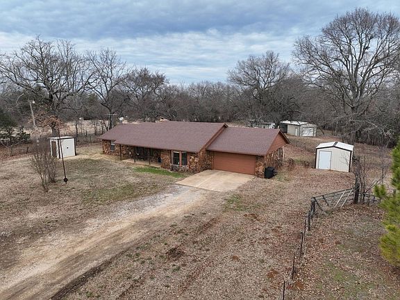 3rd image of 1001 E 1990th Rd