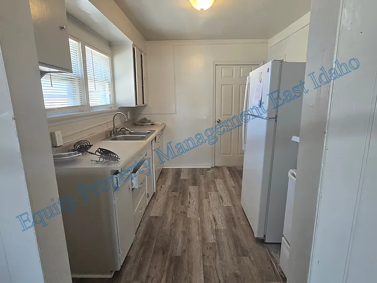 815 E Clark St — Photo 1