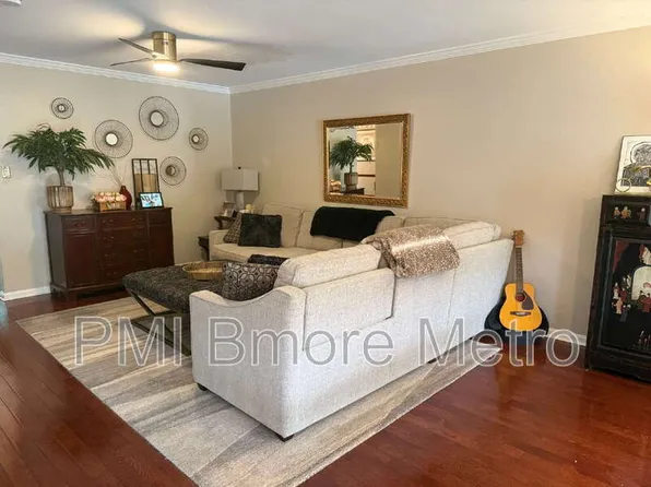 906 Hidden Moss Dr, Hunt Valley, MD 21030