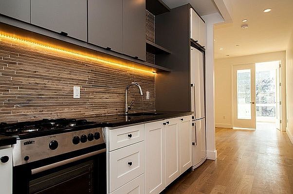 1st image of 125 Montrose Ave APT 3