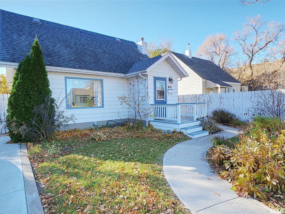 1st image of 809 Athabasca Street E