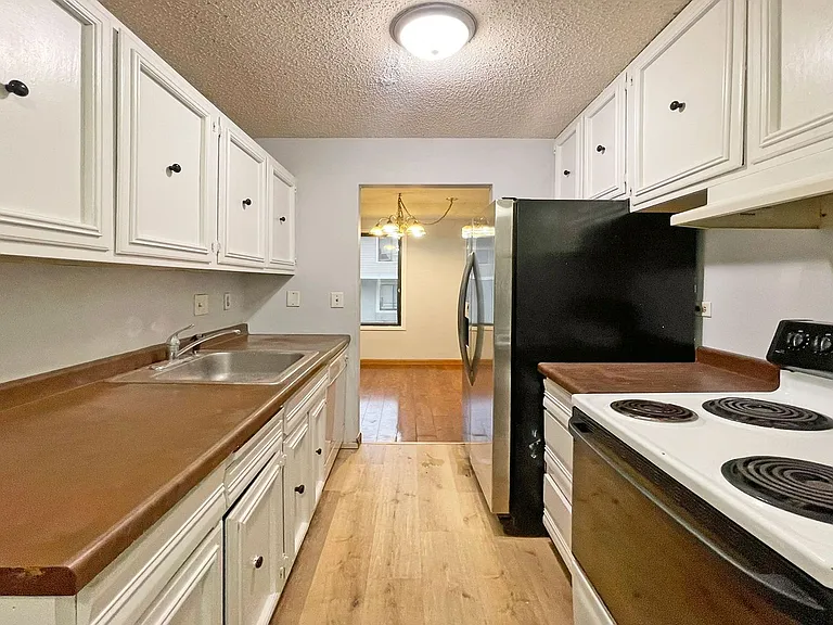1133 Trailwood S — Photo 6