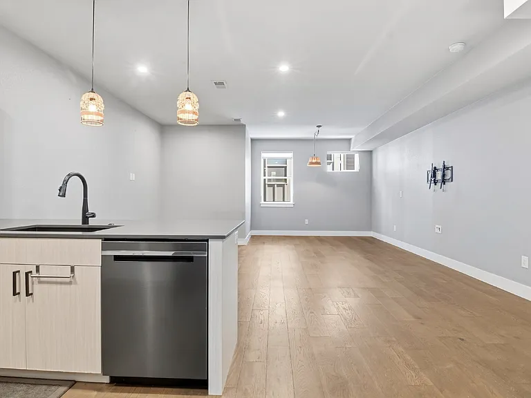 1272 Stuart St — Photo 10