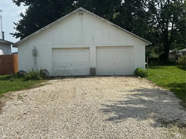 1004 W Taylor St, Bowling Green, MO 63334