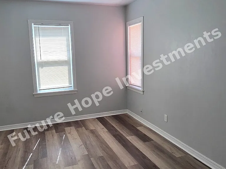 1308 SW 38th St — Photo 9
