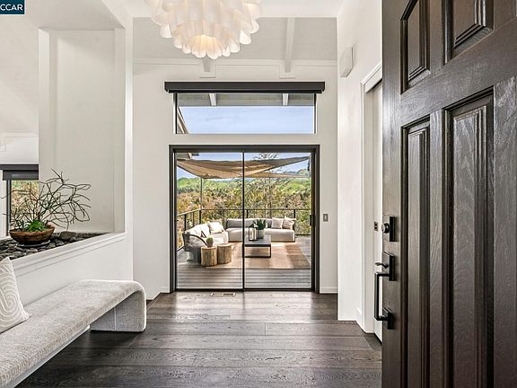 5th image of 154 Rudgear Dr