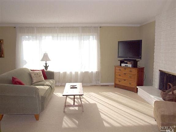 2nd image of 790 Cordilleras Dr