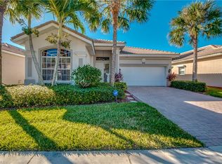 212 Glen Eagle Cir, Naples, FL 34104